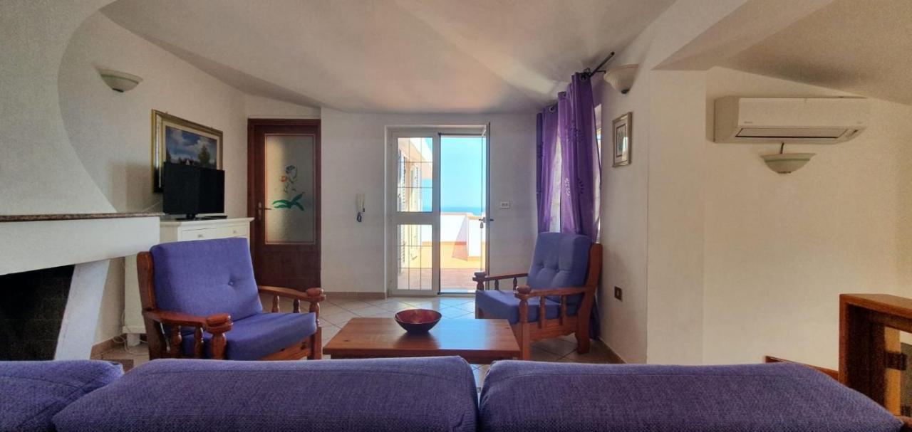 Appartamento Terrazza Vista Mare Кала Гононе Екстериор снимка